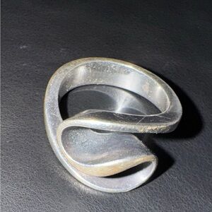 Elegant Silver Women's Ring